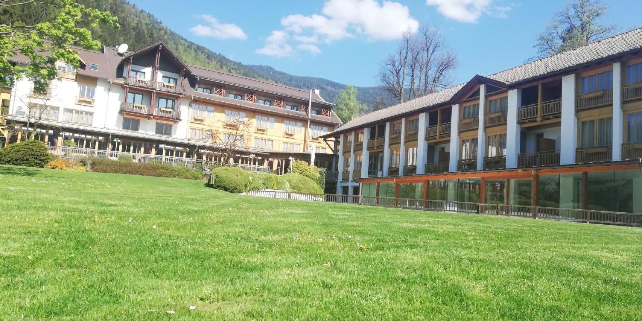 Hotel Urbani Bodensdorf Bagian luar foto