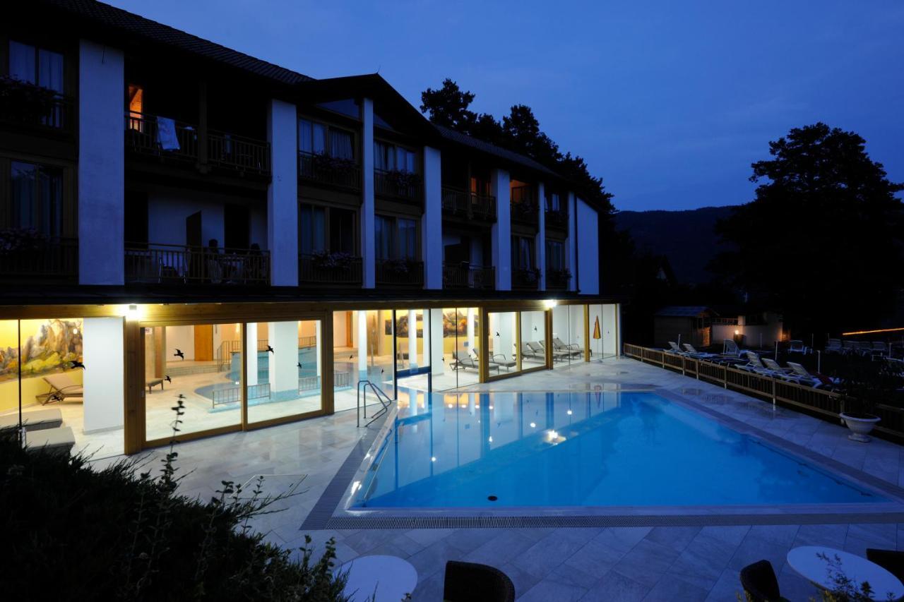 Hotel Urbani Bodensdorf Bagian luar foto